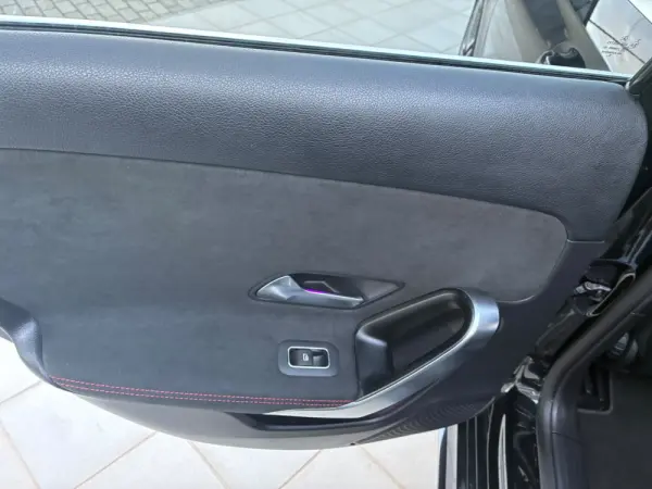 Mercedes-Benz A 250 E AMG Line 23