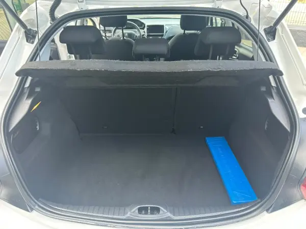 Peugeot 208 1.5 BlueHDi Signature 8