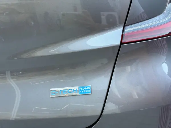 Renault Captur 1.6 HYBRID E-TECH INTENS 9