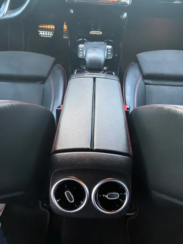 Mercedes-Benz A 250 E AMG Line 30