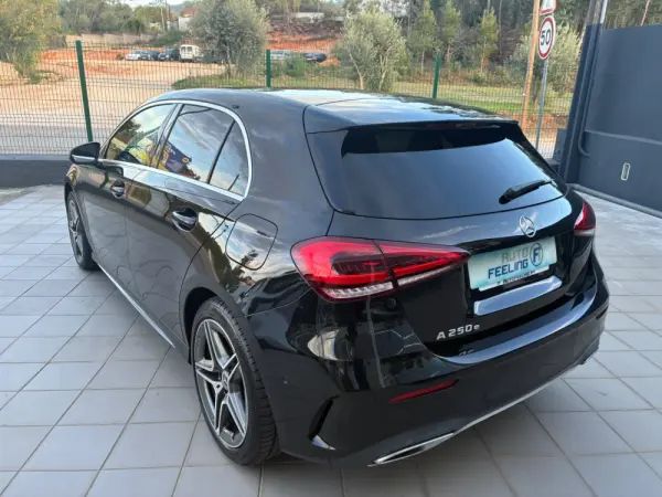 Mercedes-Benz A 250 E AMG Line 2