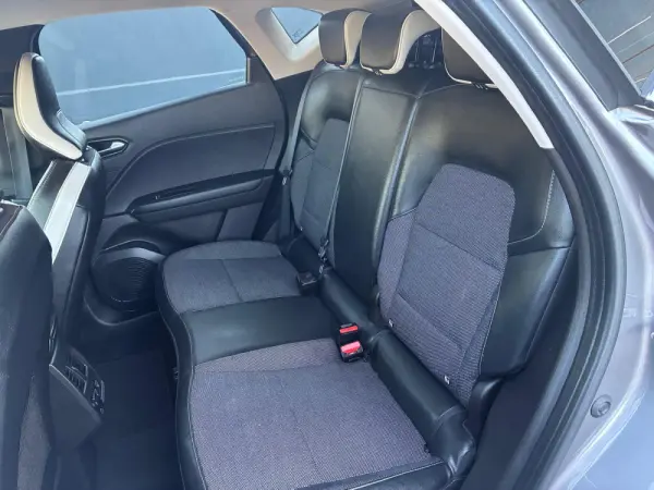 Renault Captur 1.6 HYBRID E-TECH INTENS 27