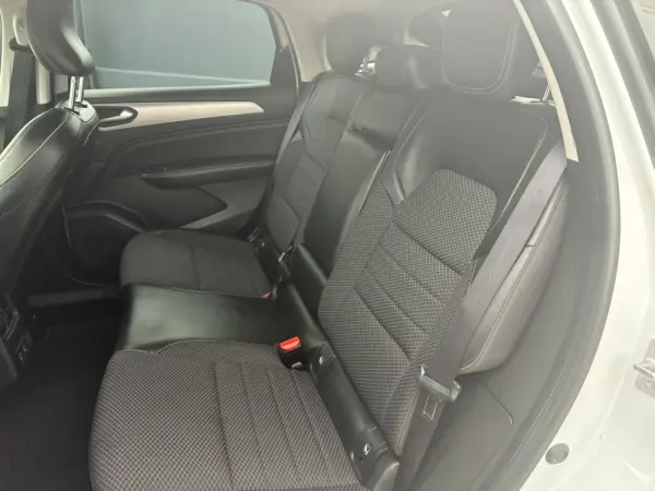 Renault Arkana 1.6 E-Tech Intens 27