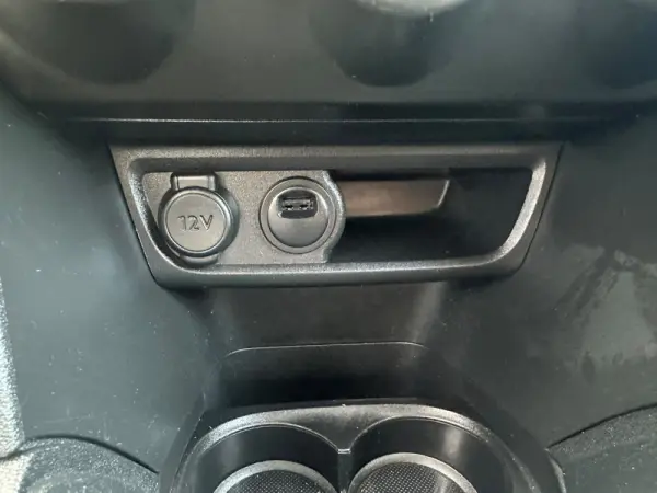Peugeot 208 1.5 BlueHDi Signature 25