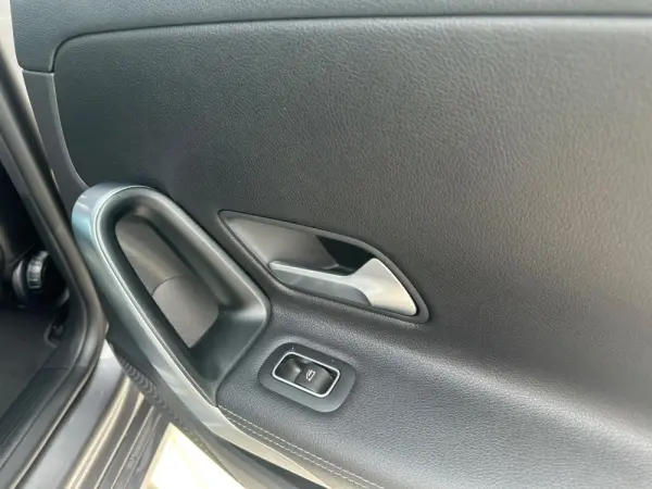 Mercedes-Benz CLA 180 Cla 180d  Aut. 12