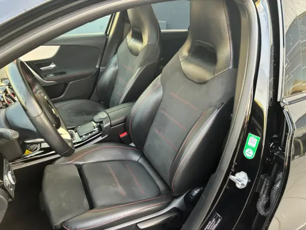 Mercedes-Benz A 180 AMG Line 9