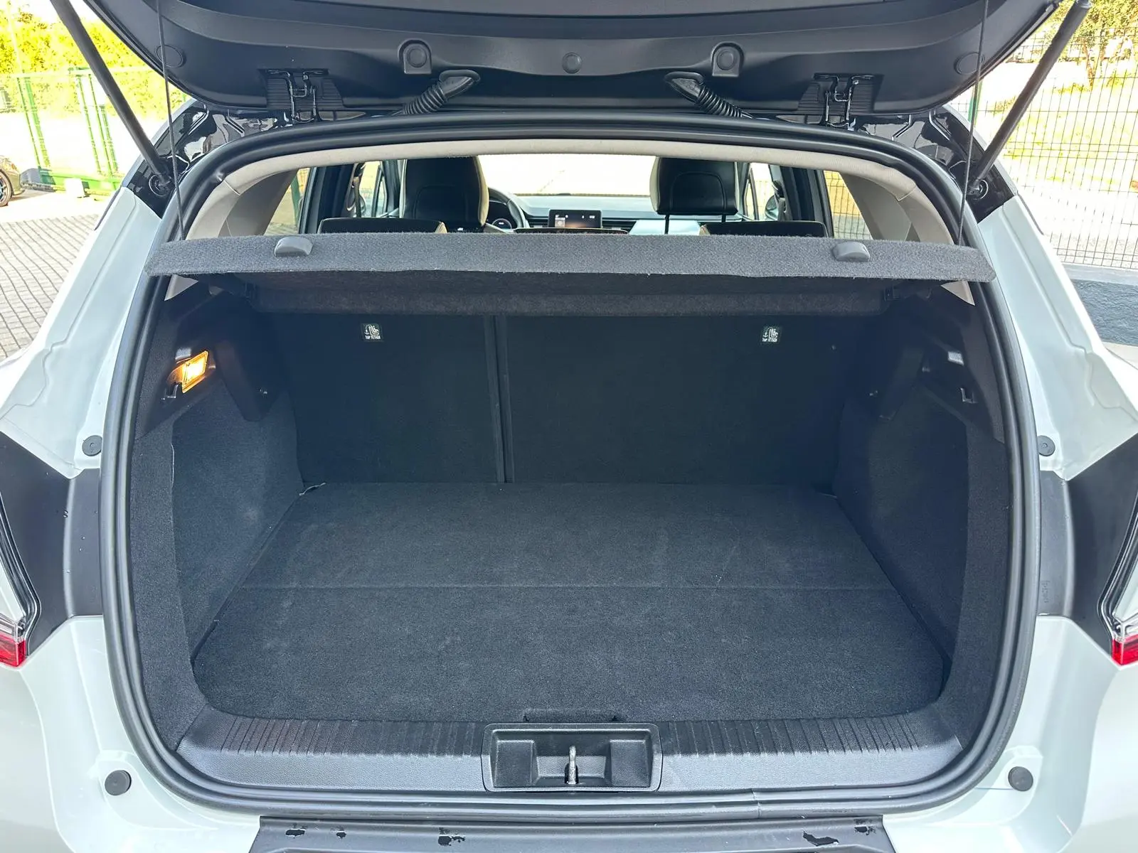 Renault Captur 1.6 E-Tech Intens 8
