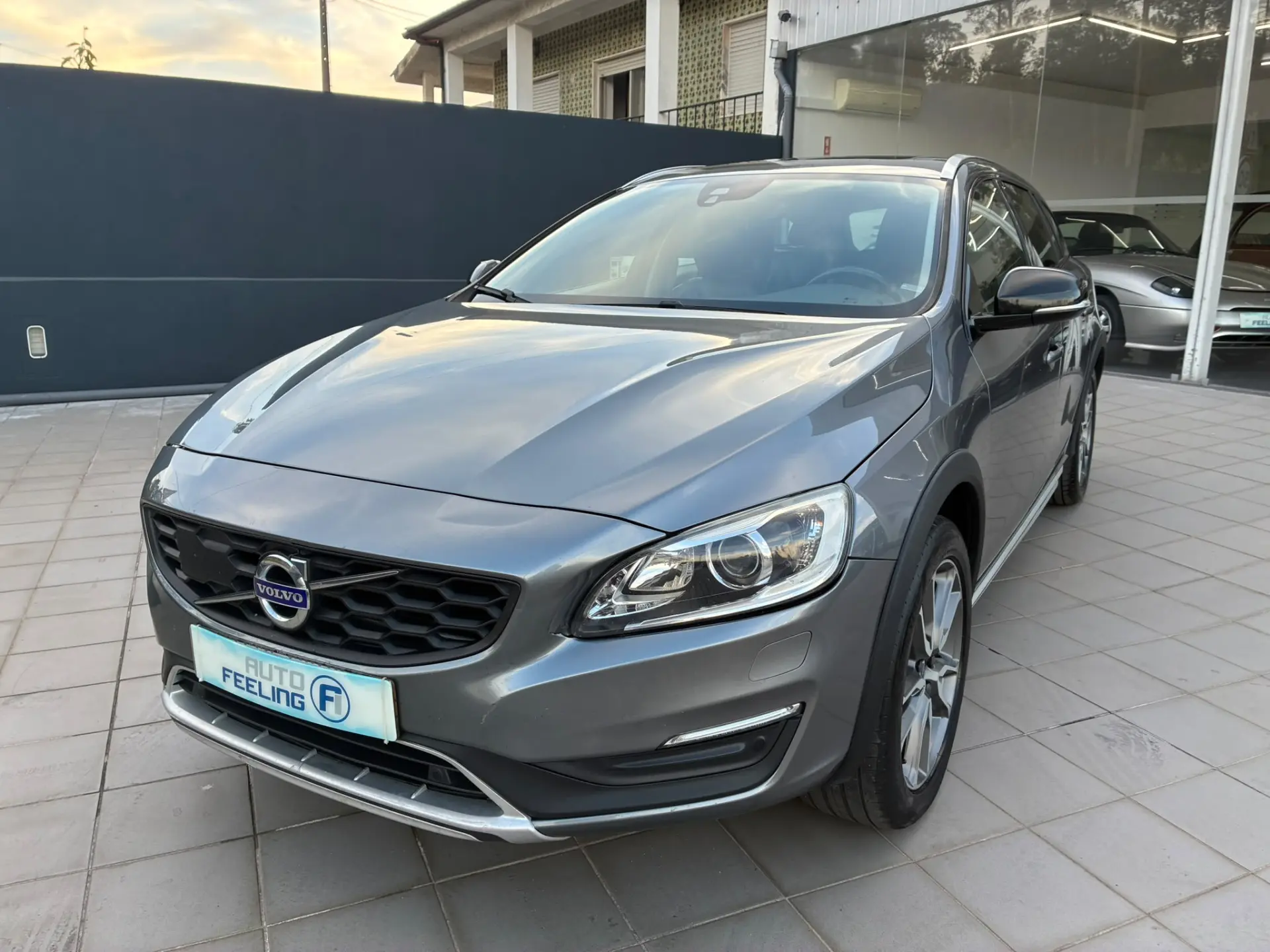 Volvo V60 Cross Country 2.0 D3 Summum Geartronic 1