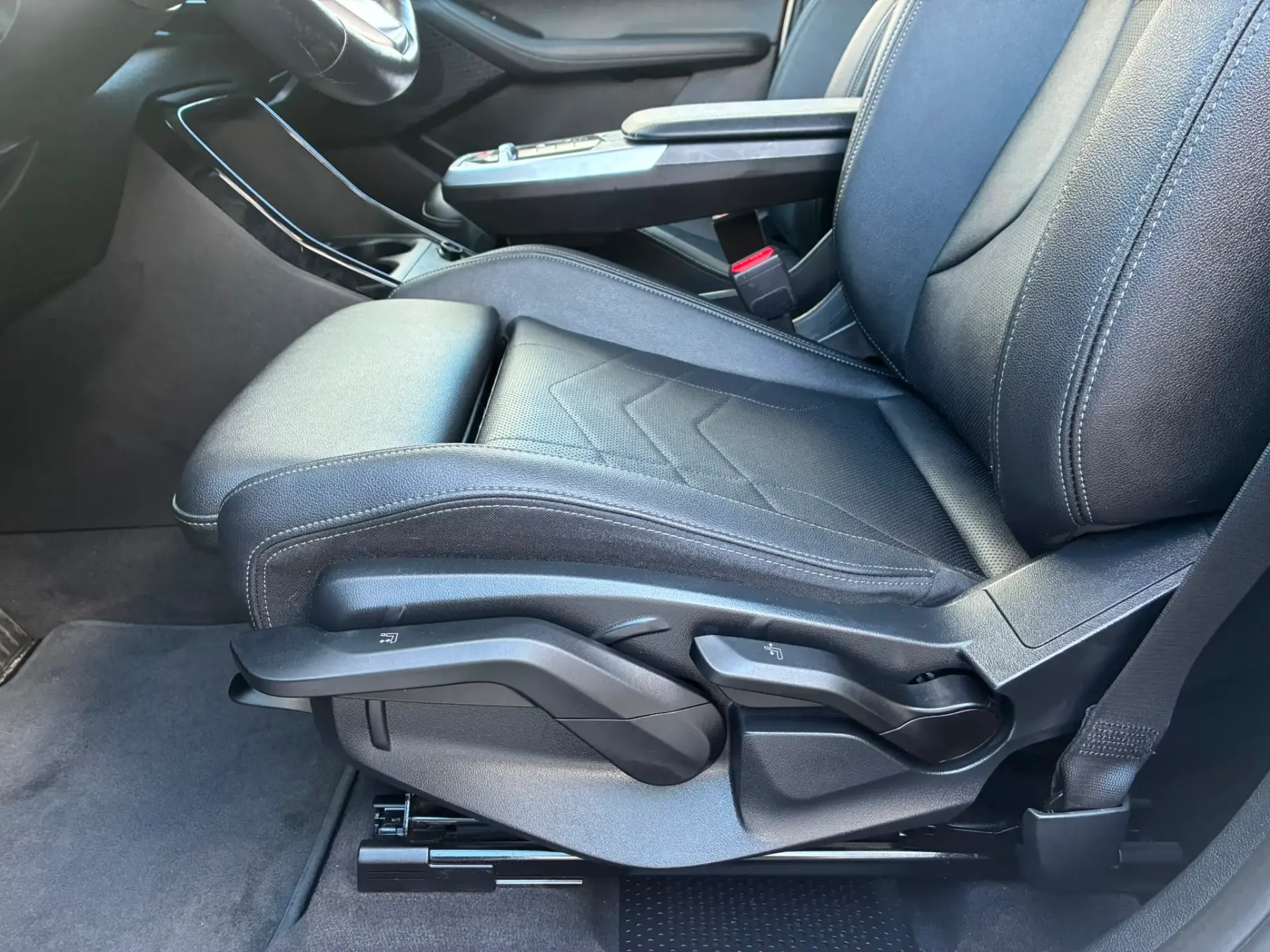 BMW 218 Active Tourer i Line Luxury Auto 11