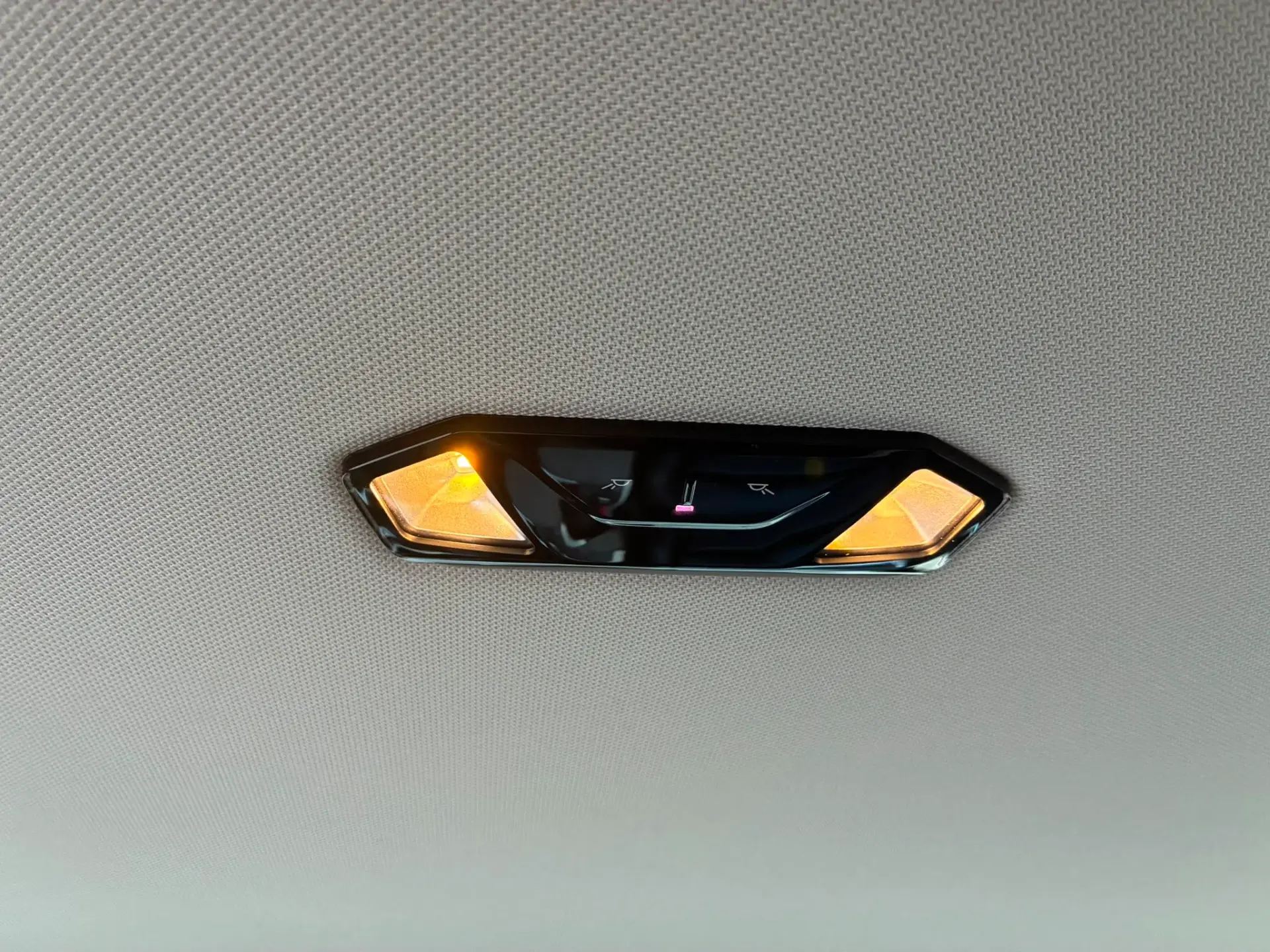 BMW 218 Active Tourer i Line Luxury Auto 32