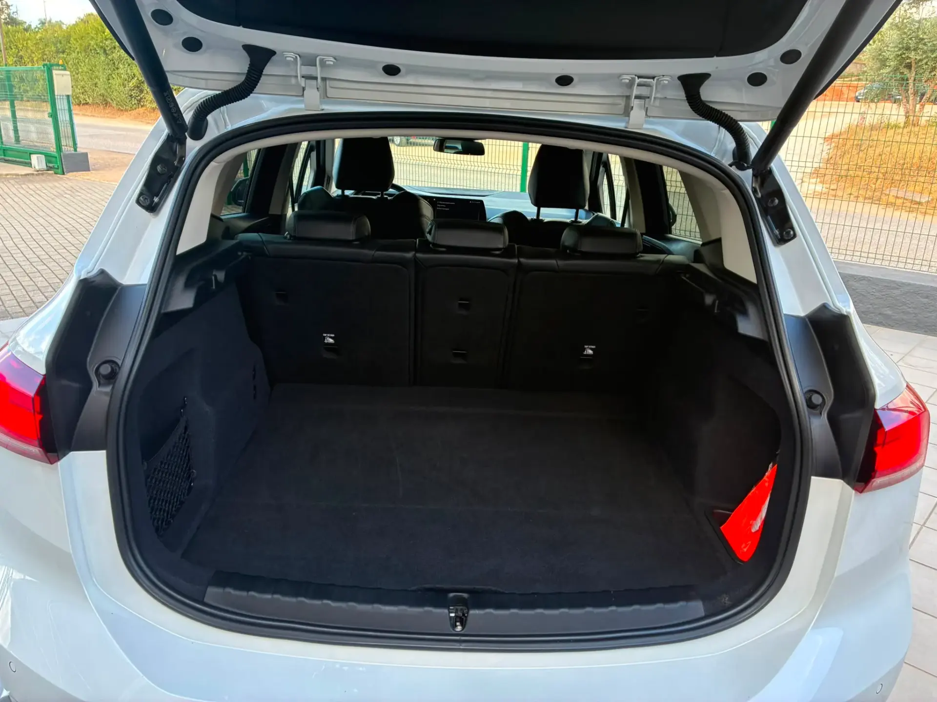 BMW 218 Active Tourer i Line Luxury Auto 36