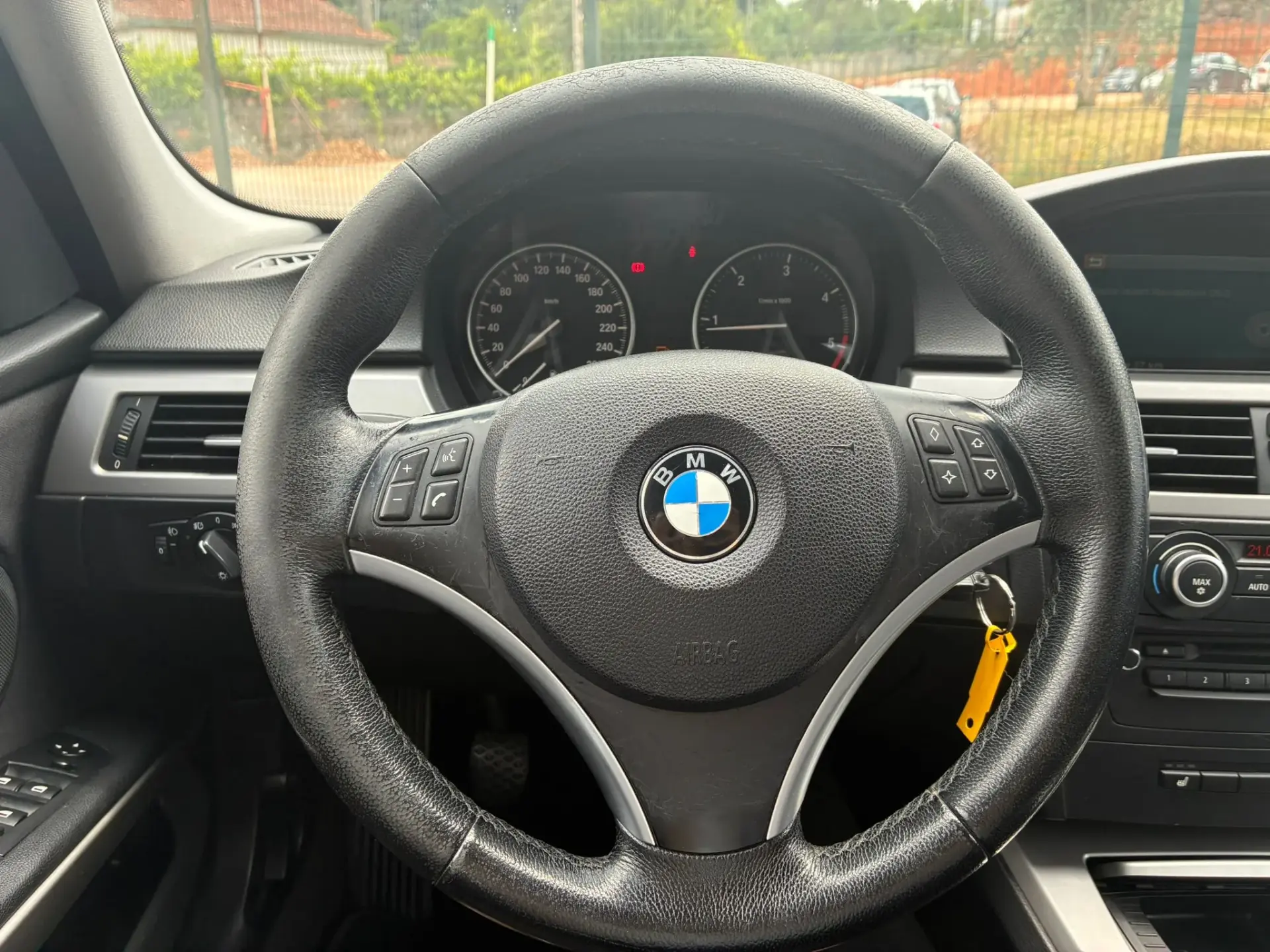BMW 318 d Touring 12