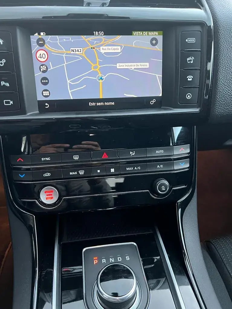 Jaguar XE 2.0 D Prestige 22