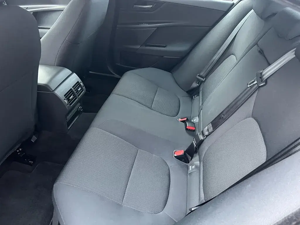 Jaguar XE 2.0 D Prestige 25
