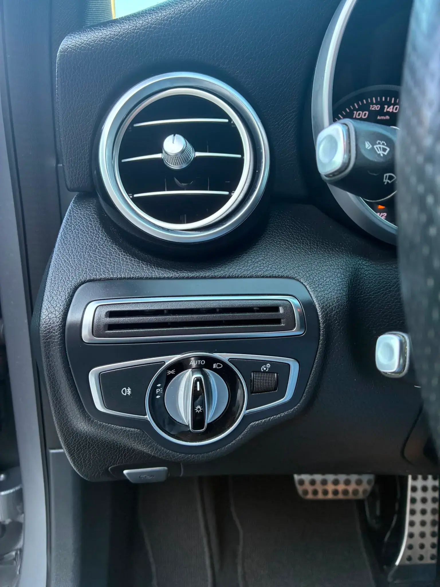 Mercedes-Benz C 300 De  HYBRID BLUE TEC AMG LINE 10