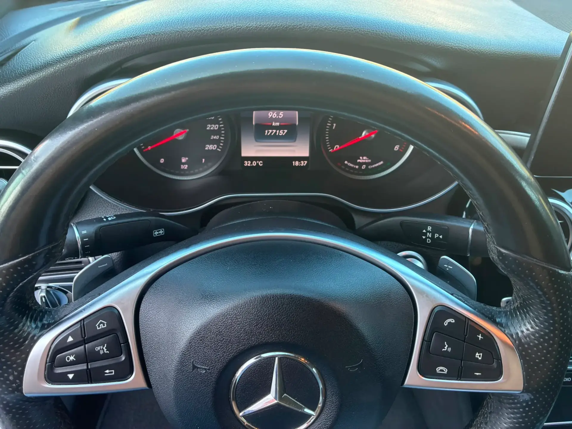 Mercedes-Benz C 300 De  HYBRID BLUE TEC AMG LINE 12