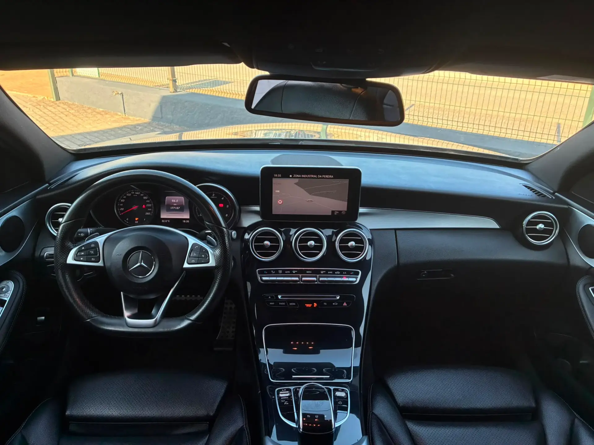 Mercedes-Benz C 300 De  HYBRID BLUE TEC AMG LINE 32