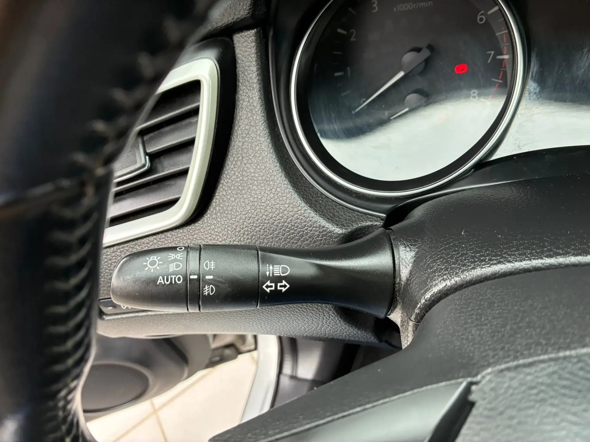 Nissan Qashqai 1.3 DIG-T N-Connecta 12