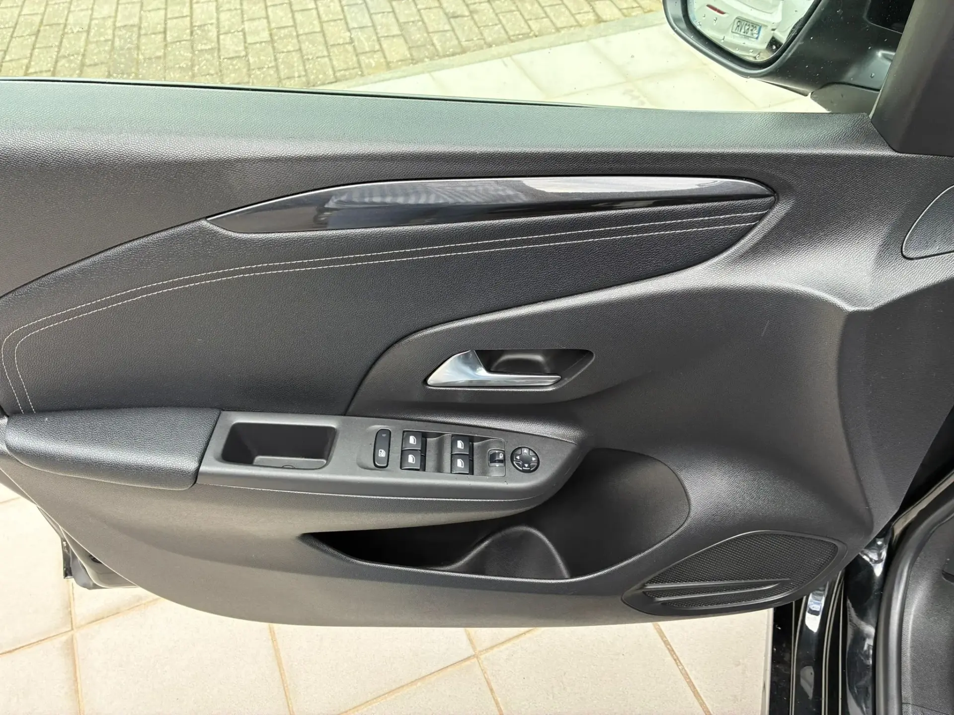 Opel Corsa 1.5 D Elegance 10