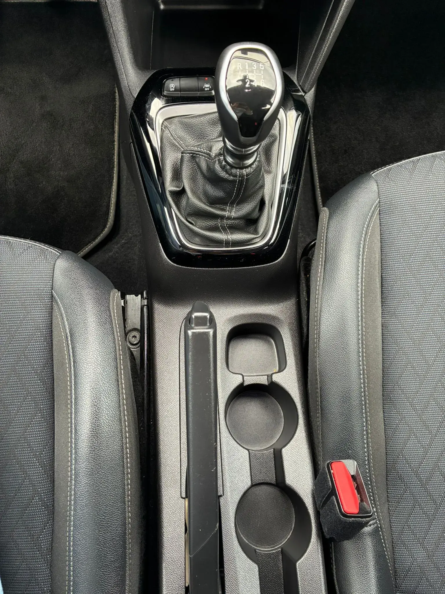Opel Corsa 1.5 D Elegance 24