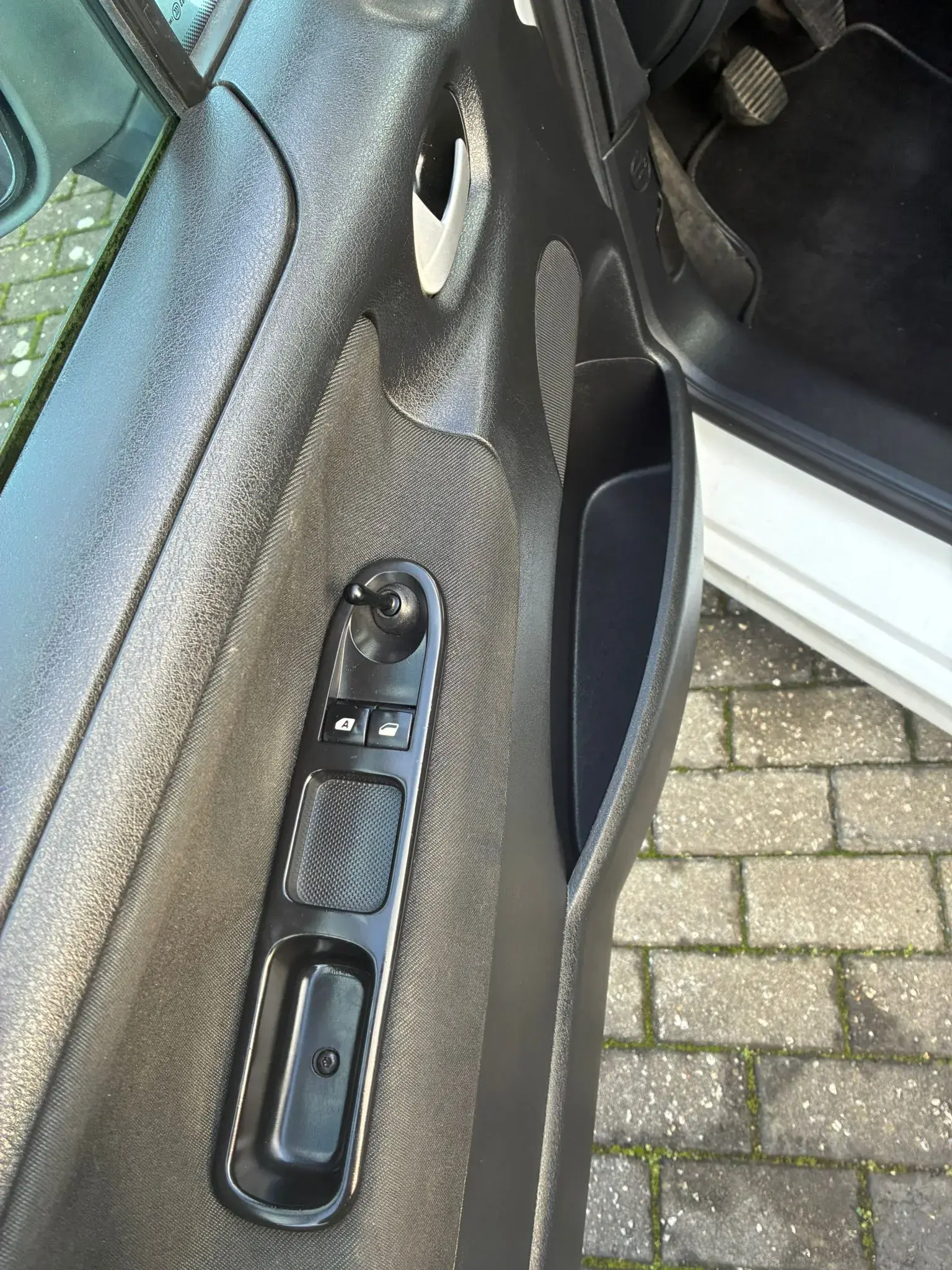 Peugeot 207 1.4 HDi Urban 9