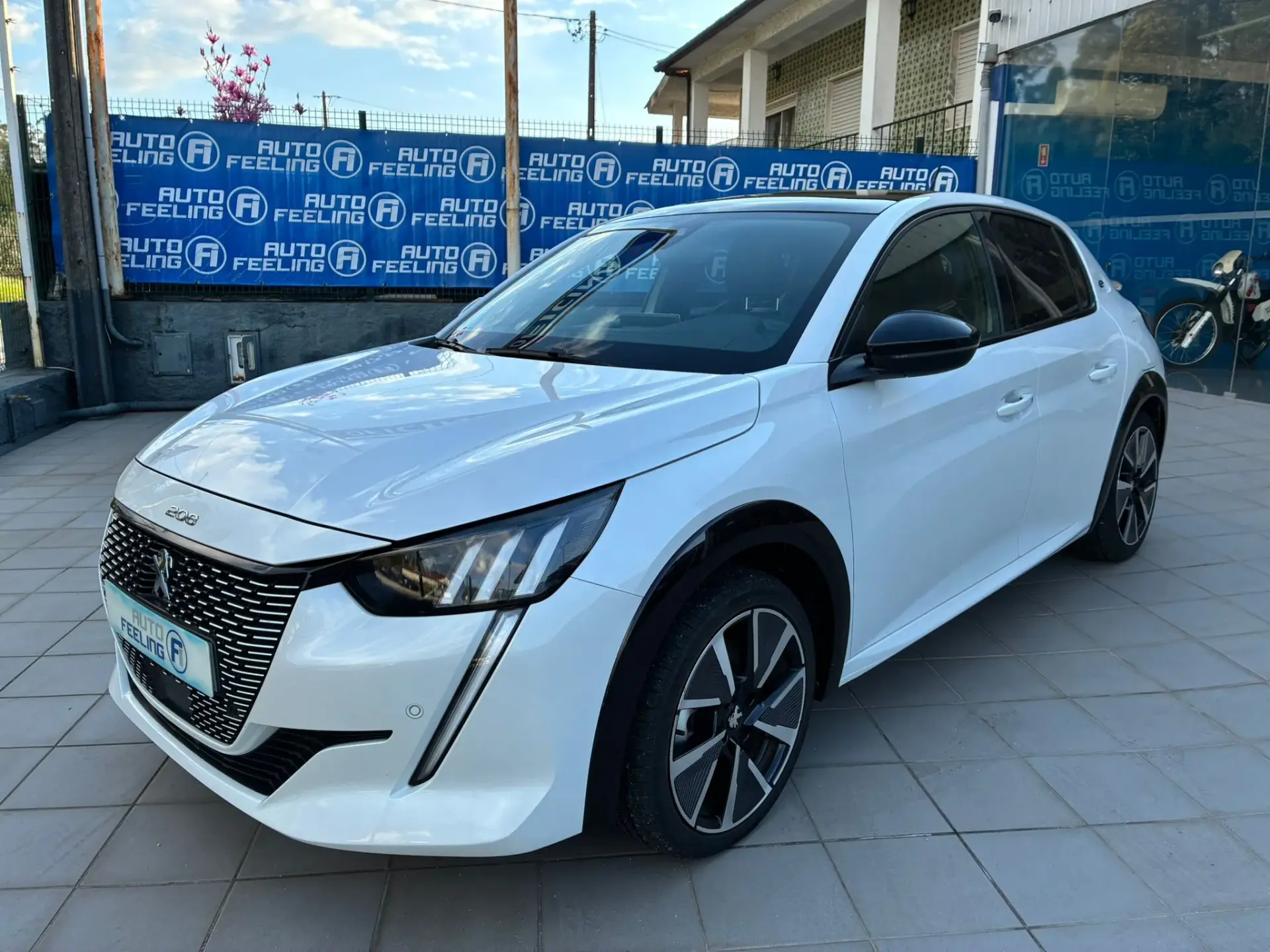 Peugeot e-208 50 kWh GT Line 1