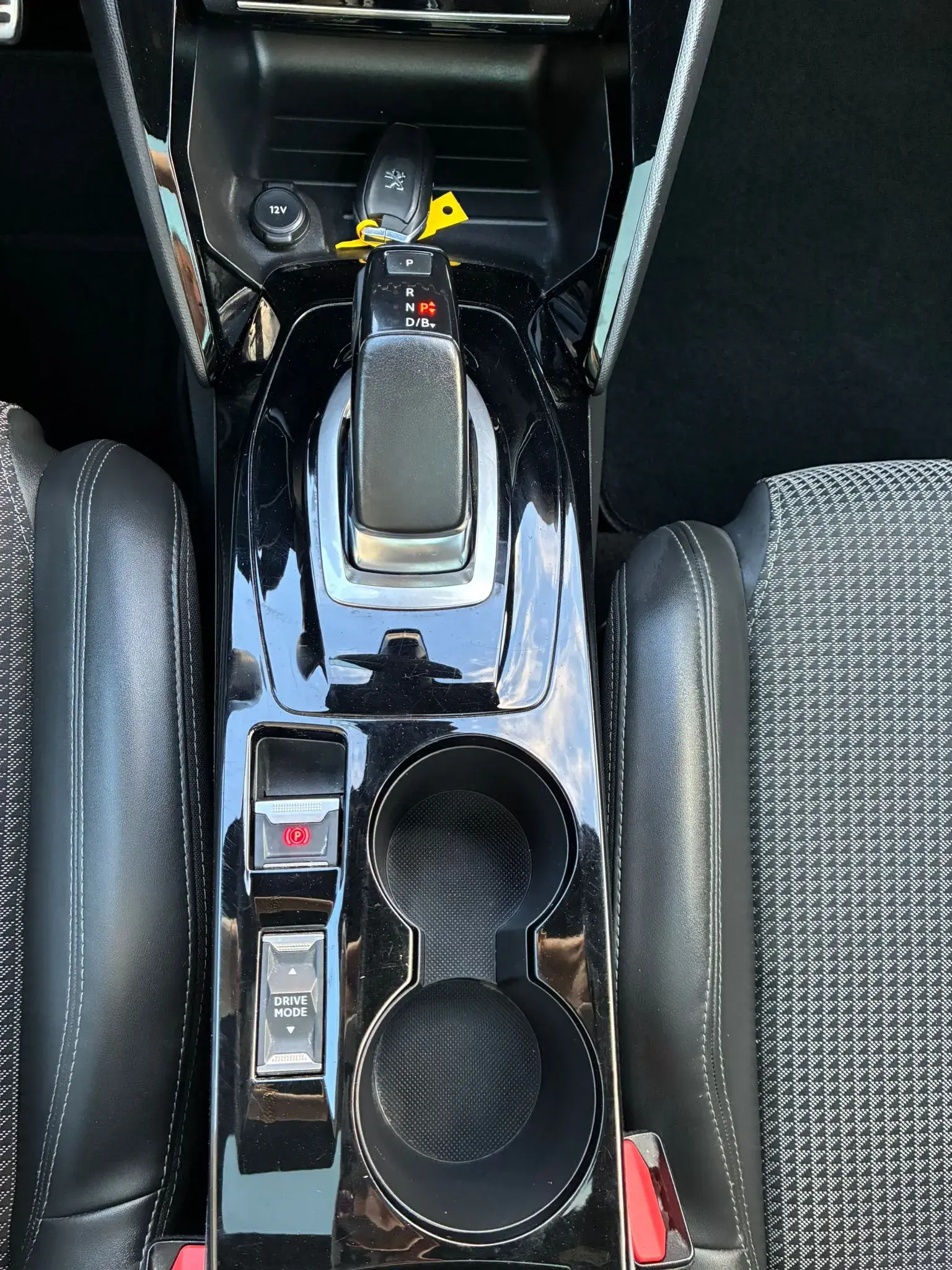 Peugeot e-208 50 kWh GT Line 23