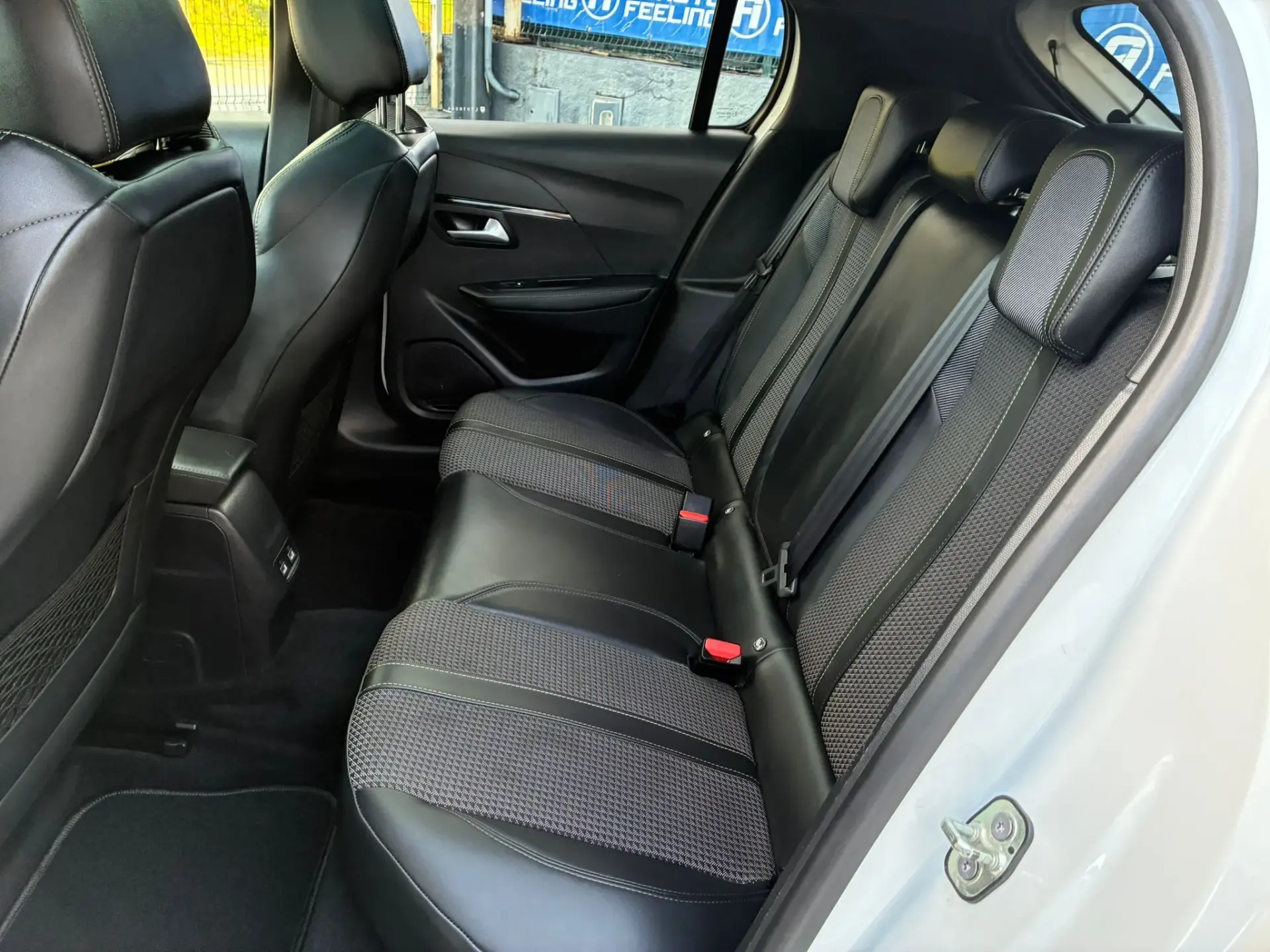 Peugeot e-208 50 kWh GT Line 26