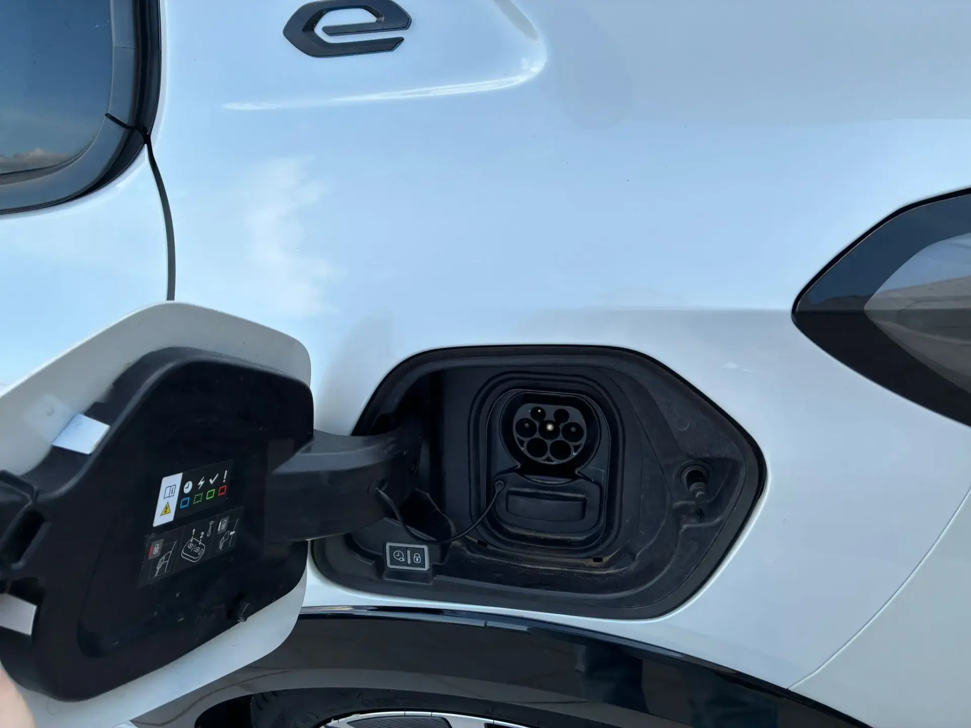 Peugeot e-208 50 kWh GT Line 34