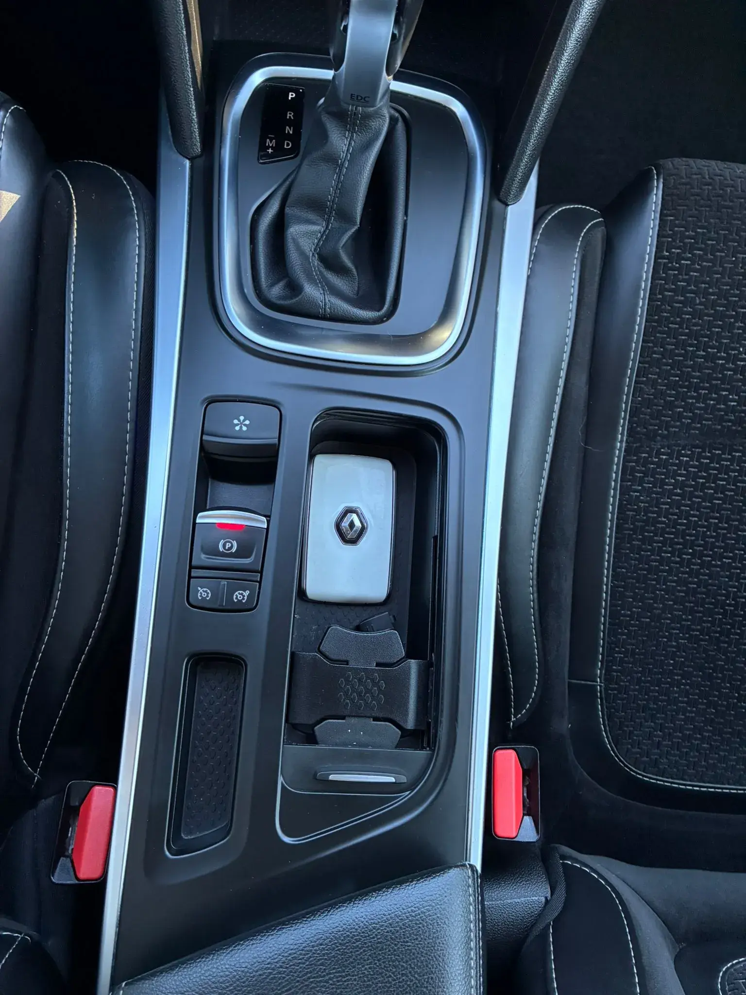 Renault Mégane IV SPORT TOURER 1.5 DCI INTENSE 16