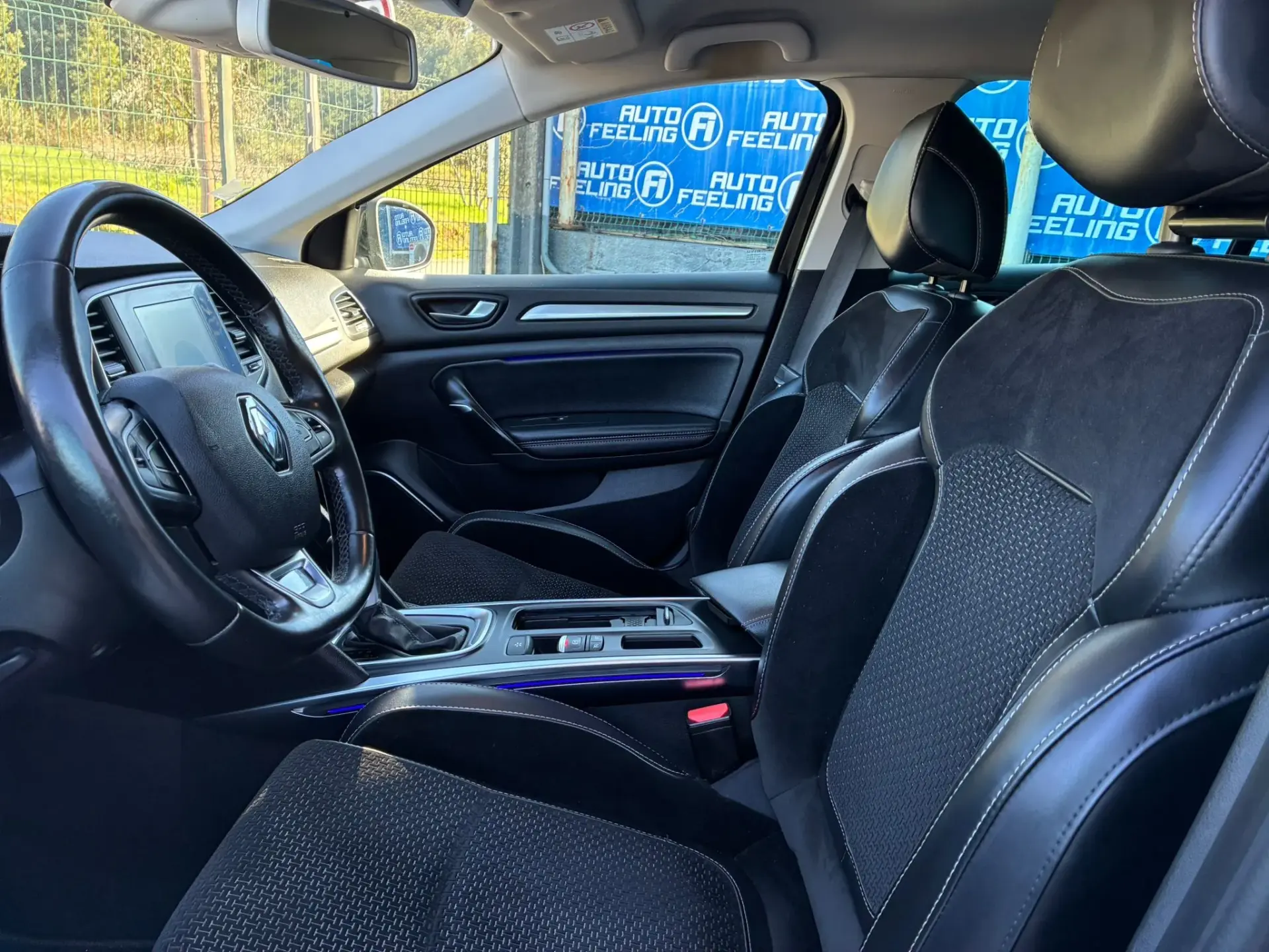 Renault Mégane IV SPORT TOURER 1.5 DCI INTENSE 17