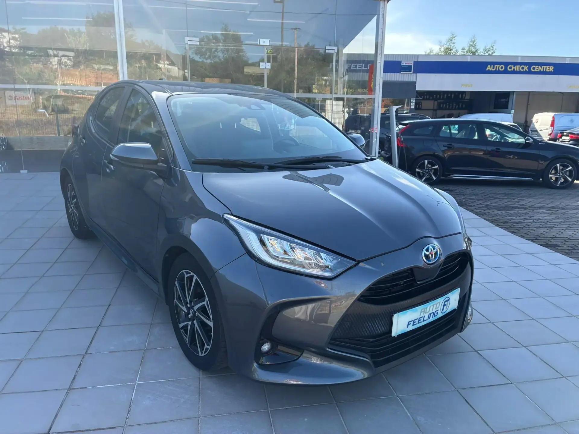Toyota Yaris 1.5 HDF Luxury 4