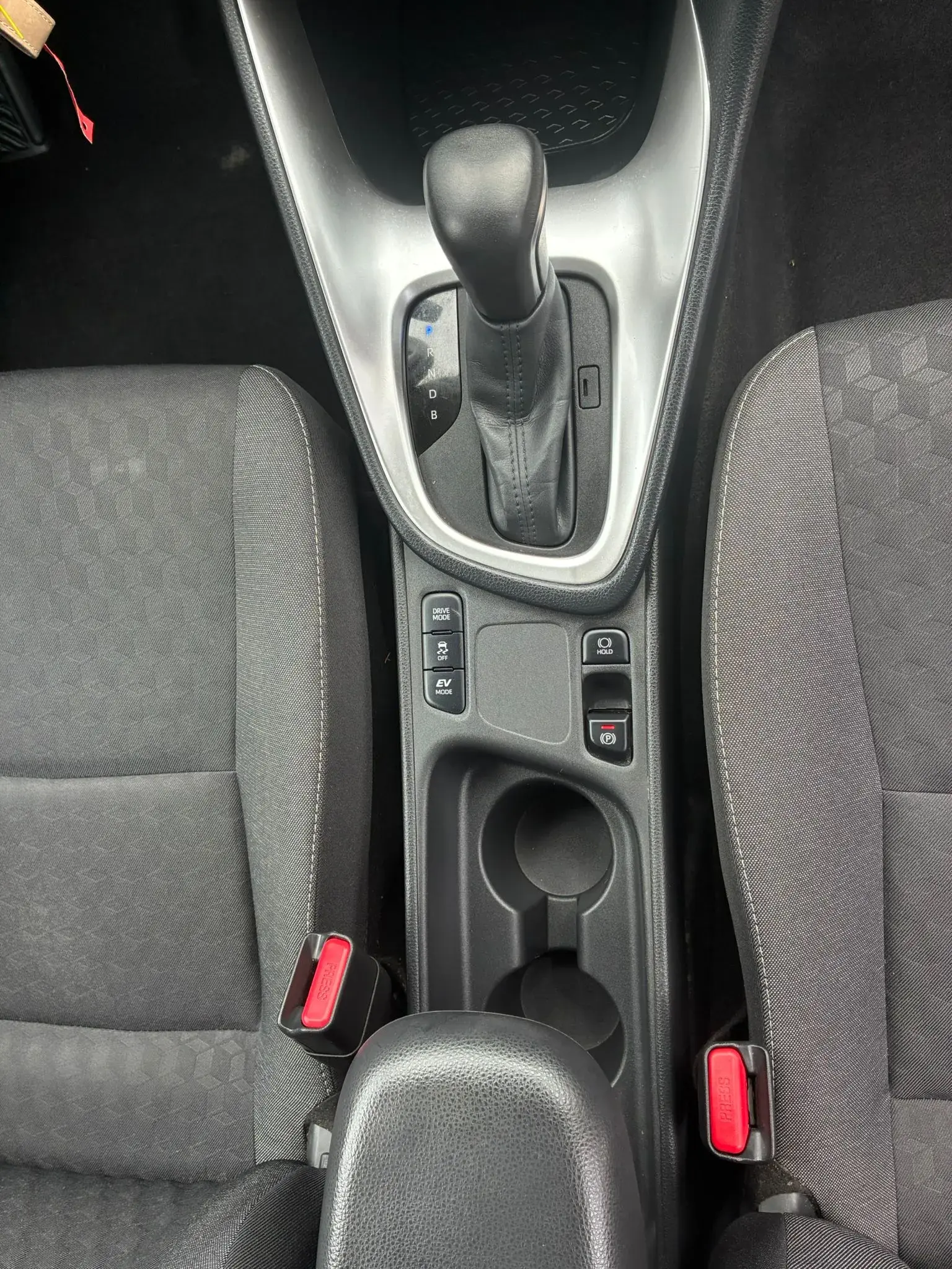 Toyota Yaris 1.5 HDF Luxury 19