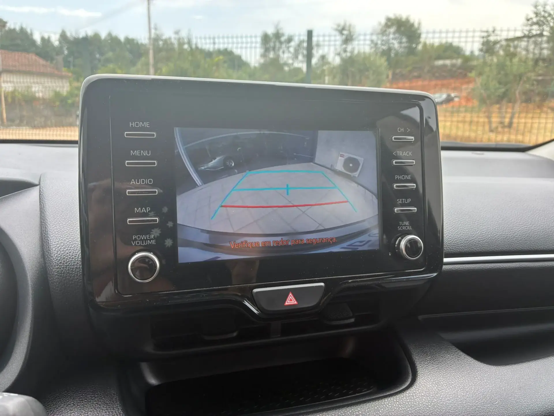 Toyota Yaris 1.5 HDF Luxury 22