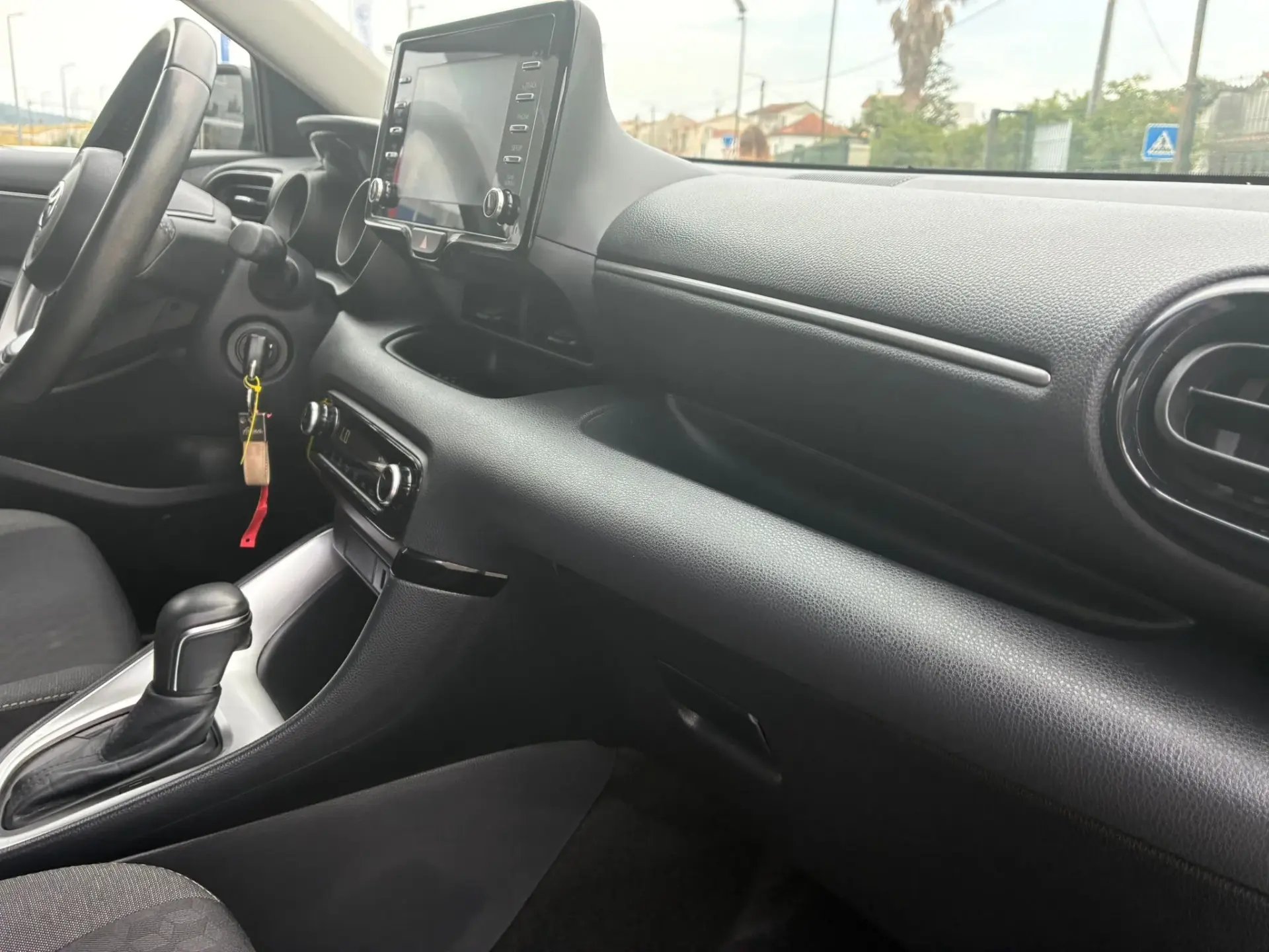 Toyota Yaris 1.5 HDF Luxury 23