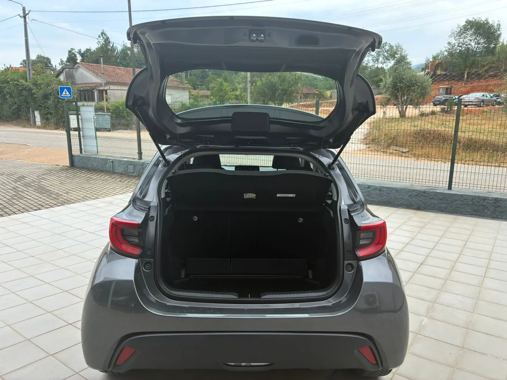 Toyota Yaris 1.5 HDF Luxury 28