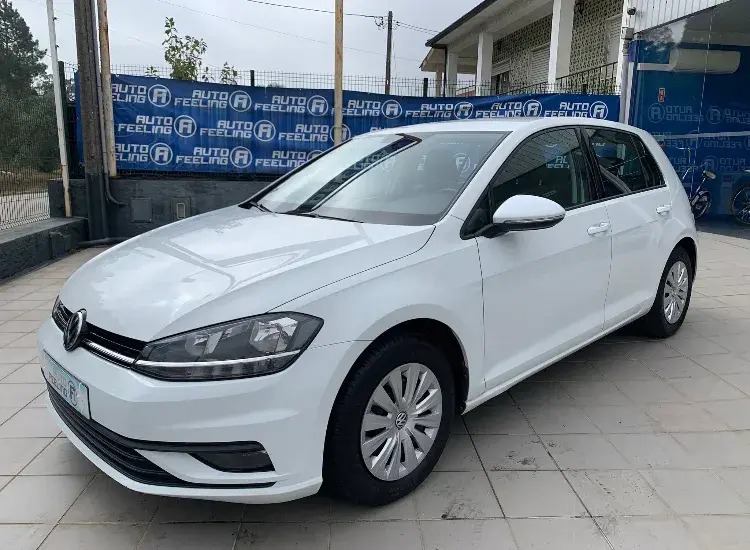 Volkswagen Golf 1.6 TDI Confortline 1