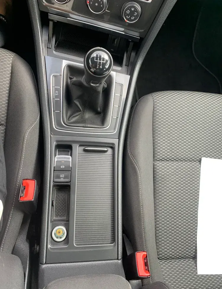 Volkswagen Golf 1.6 TDI Confortline 17