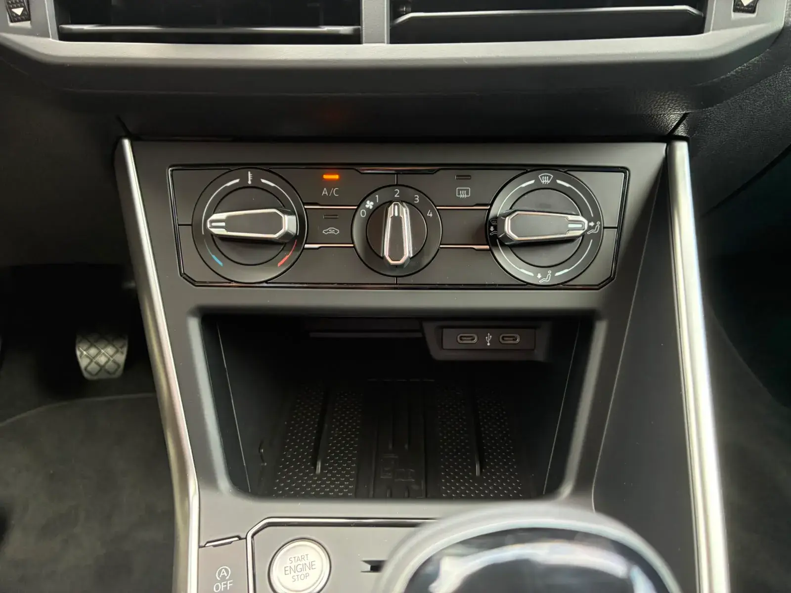 Volkswagen Taigo 1.0 TSI Urban 16