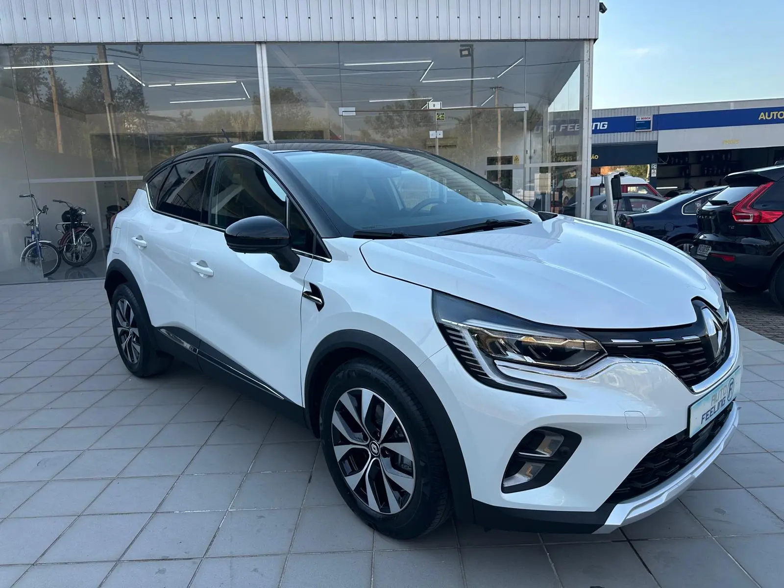 Renault Captur 1.6 E-Tech Intens 4