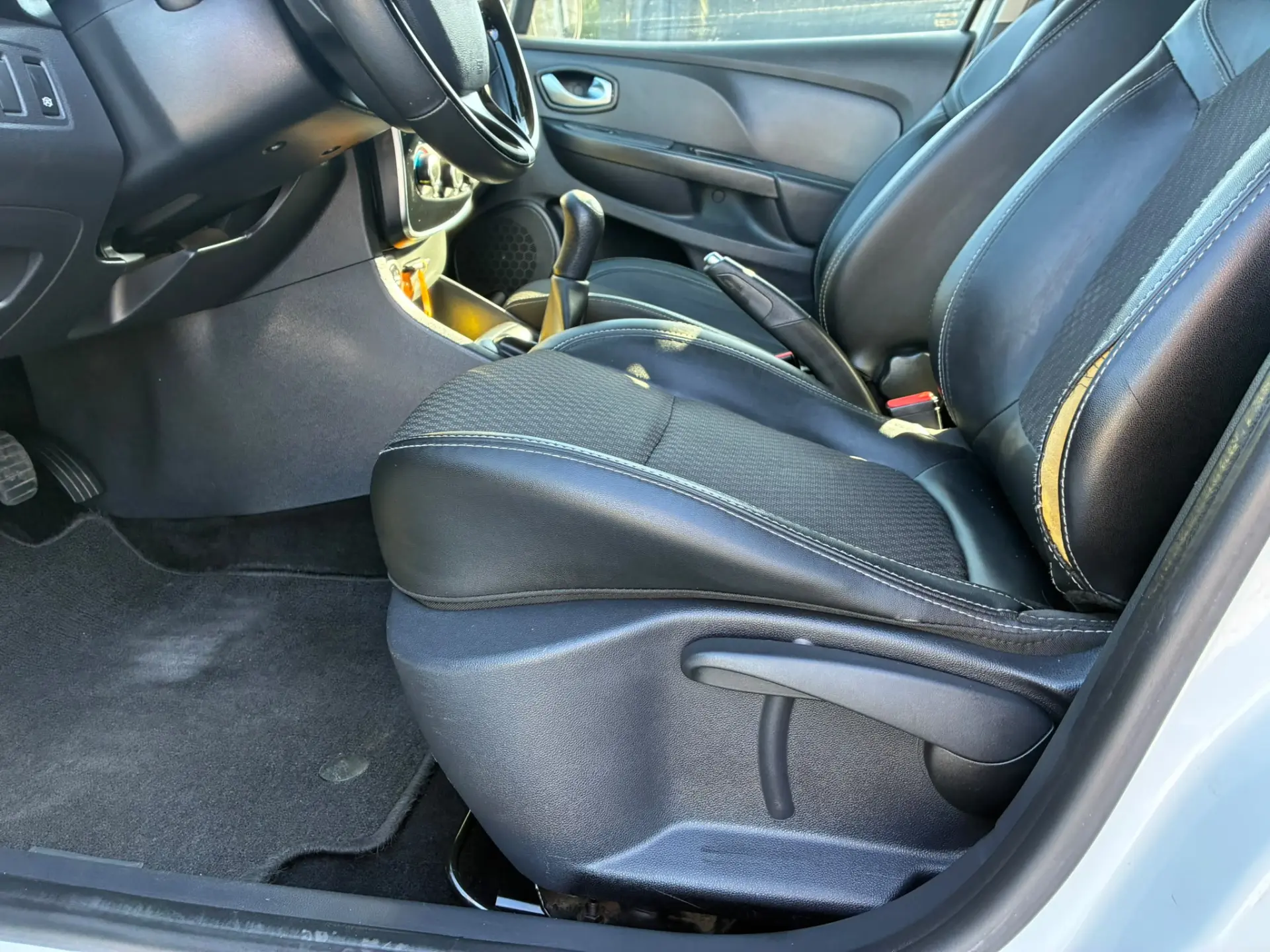 Renault Clio 1.5 Blue dCi Equilibre 10