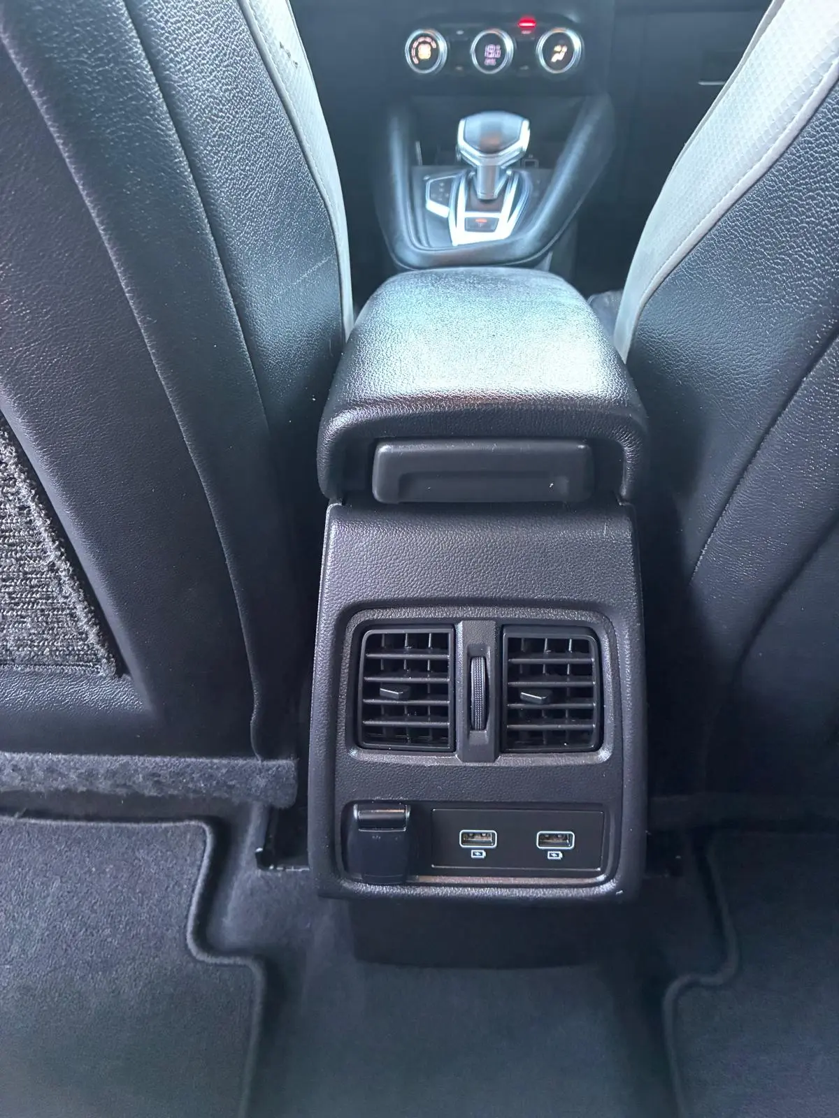 Renault Captur 1.6 HYBRID E-TECH INTENS 29
