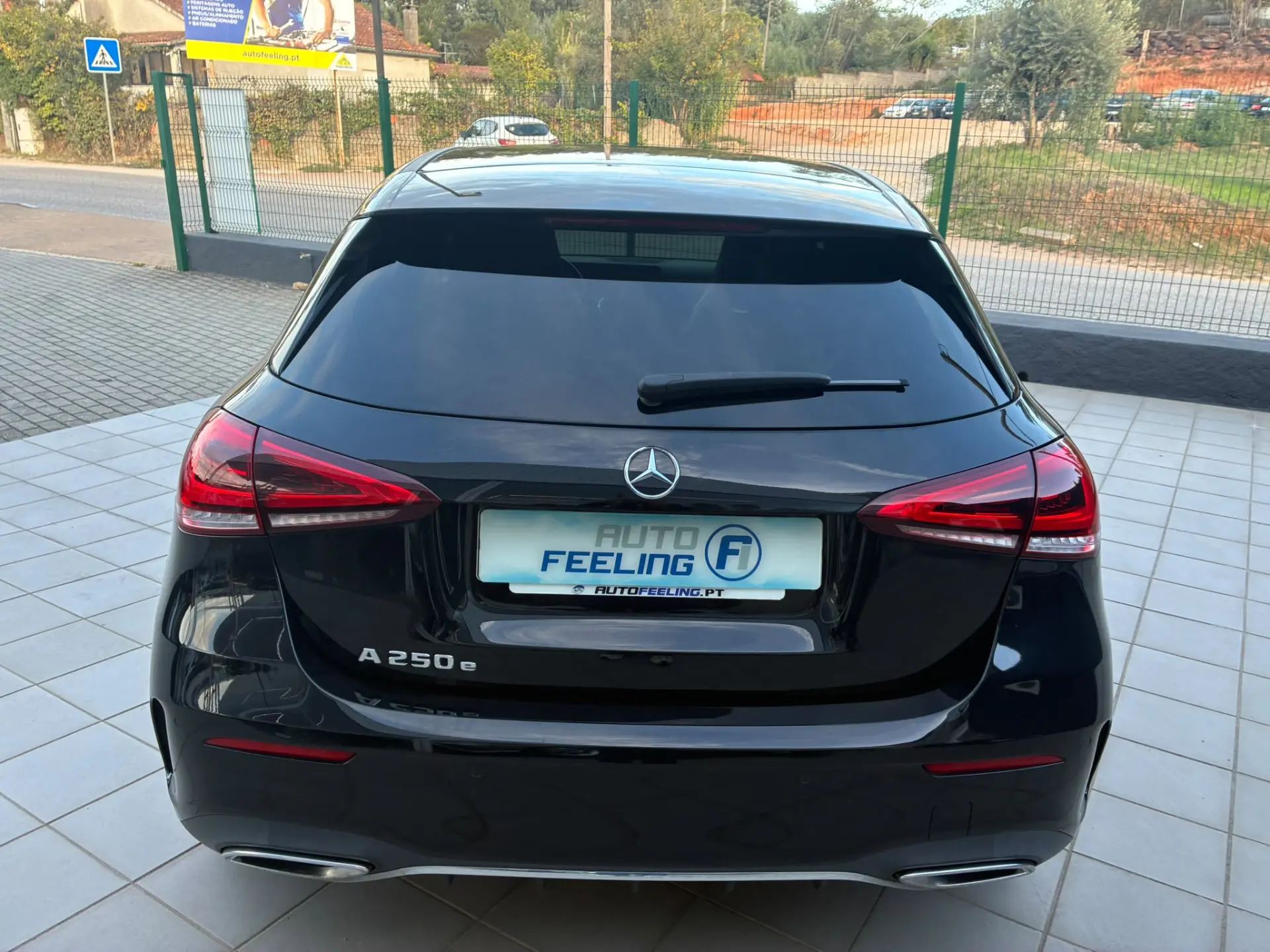 Mercedes-Benz A 250 E AMG Line 5
