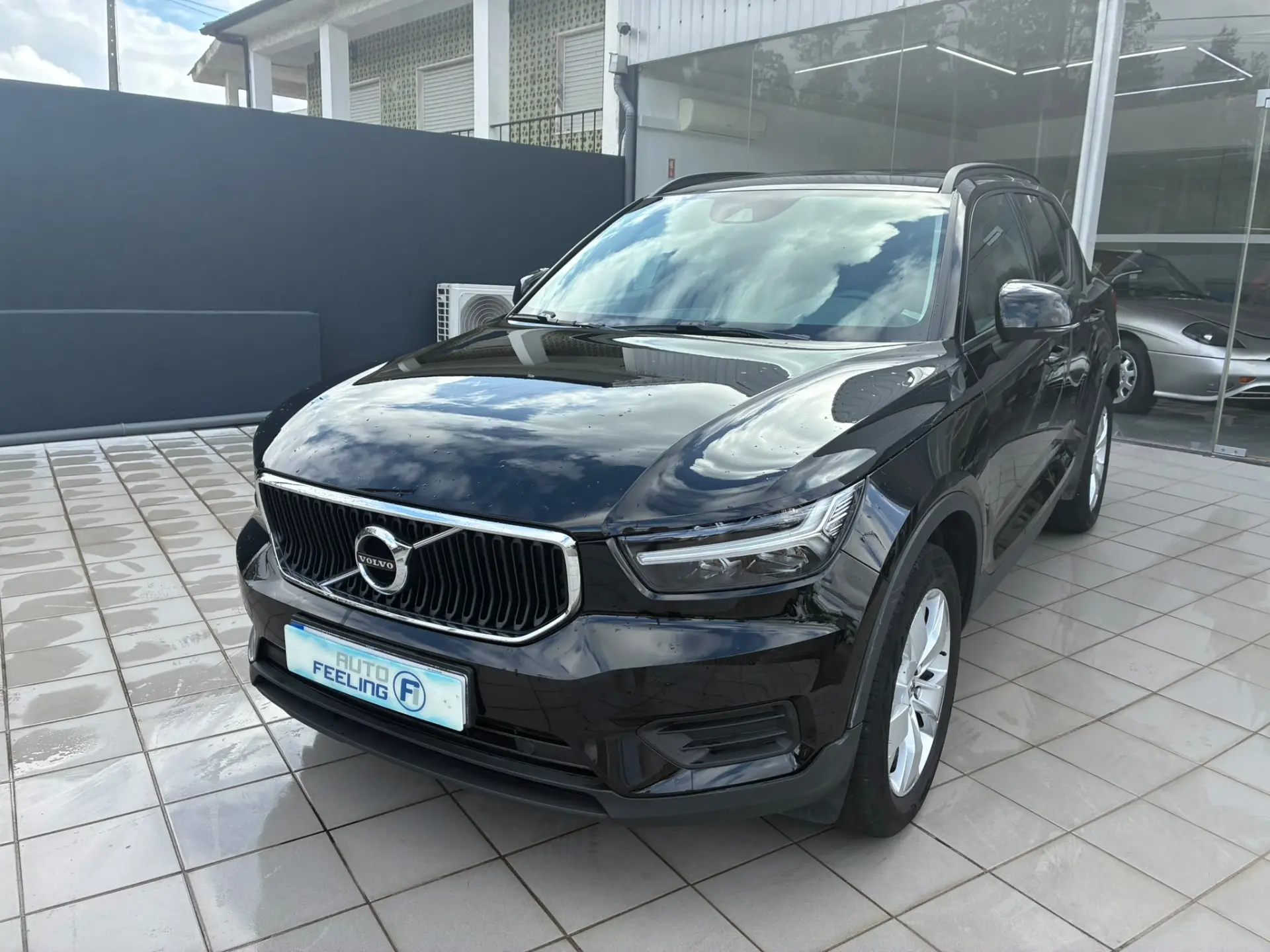 Volvo XC 40 1.5 T2 Momentum Plus Geartronic 1