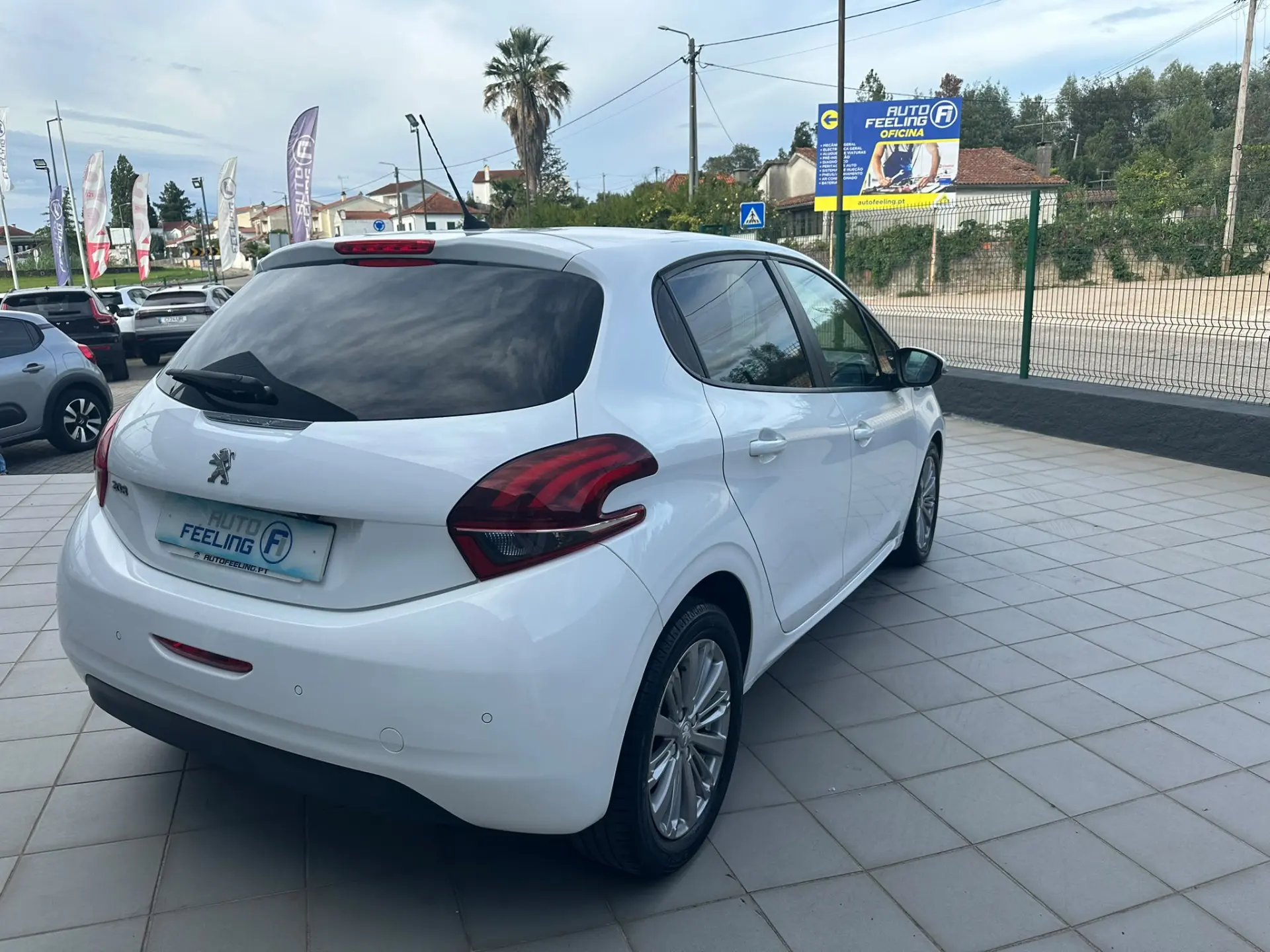 Peugeot 208 1.5 BlueHDi Signature 4