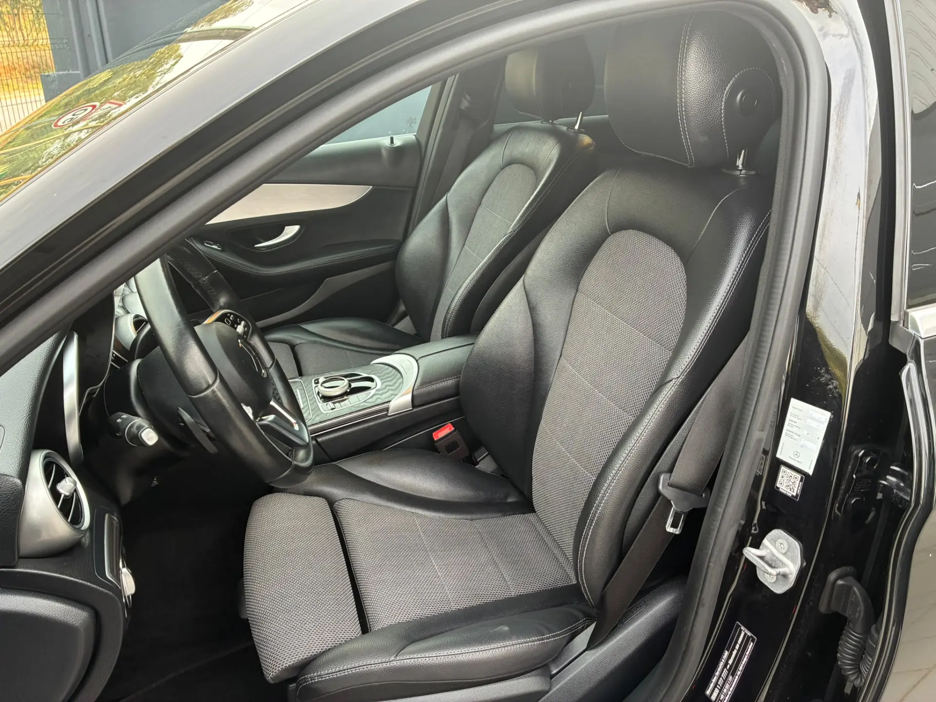 Mercedes-Benz C 300 C300 de hibrido plu-in 8
