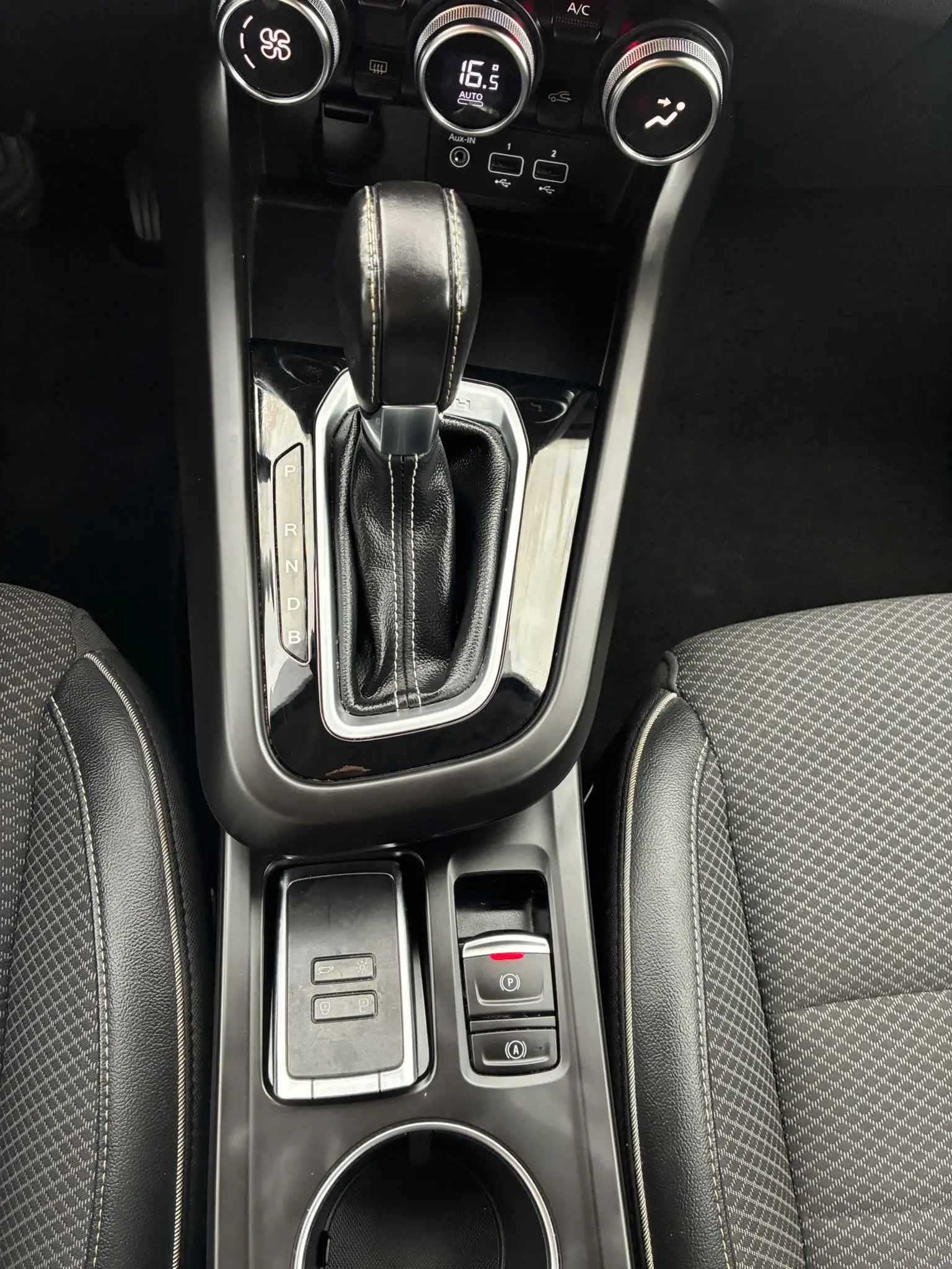 Renault Arkana 1.6 E-Tech Intens 15