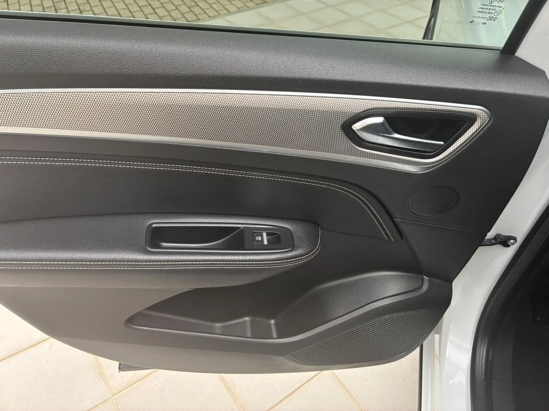 Renault Arkana 1.6 E-Tech Intens 23