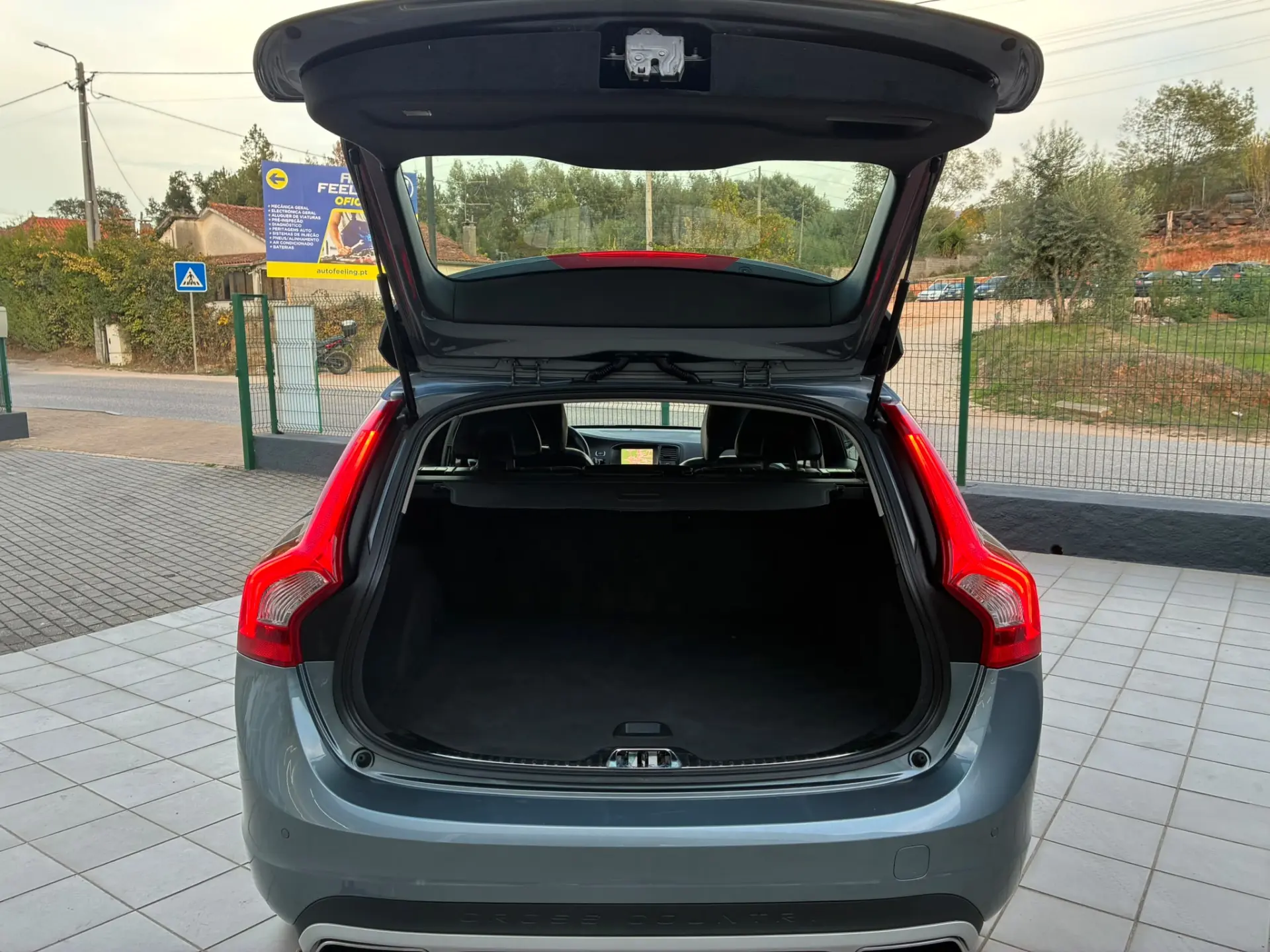 Volvo V60 Cross Country 2.0 D3 Summum Geartronic 33