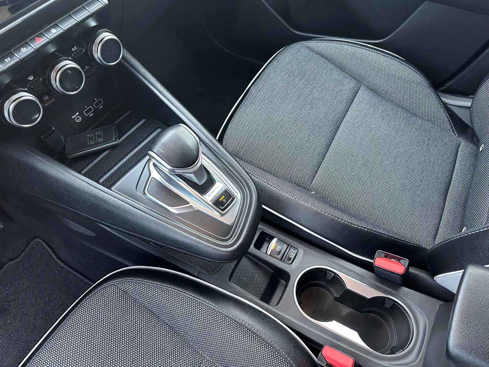 Renault Captur 1.6 E-Tech Intens 15